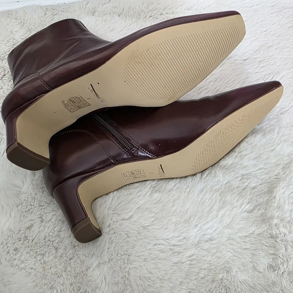 NEW J. Crew Snip Toe Rich Brown Red Ankle Booties 8 - Picture 8 of 11